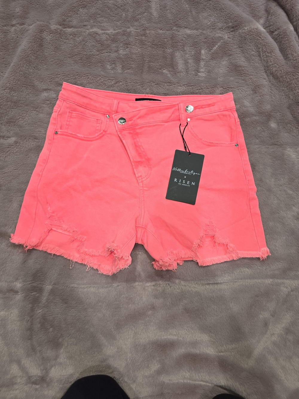 Risen Coral-pink Shorts